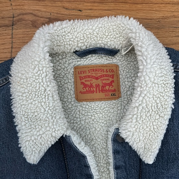 Levi’s denim trucker jacket - Picture 2 of 3